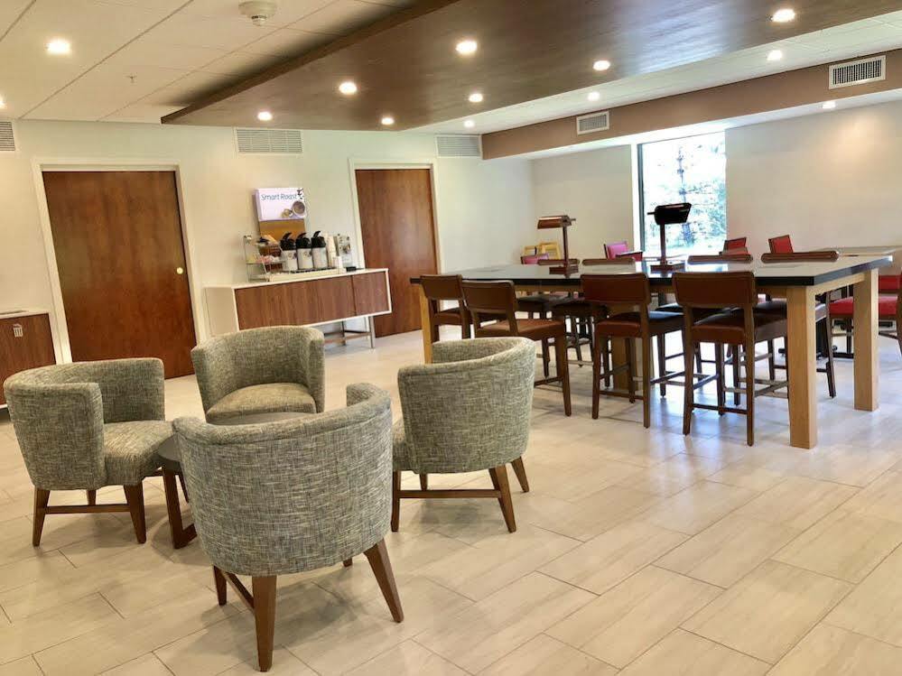 大巴灵顿智选假日酒店 格利巴陵顿 外观 照片